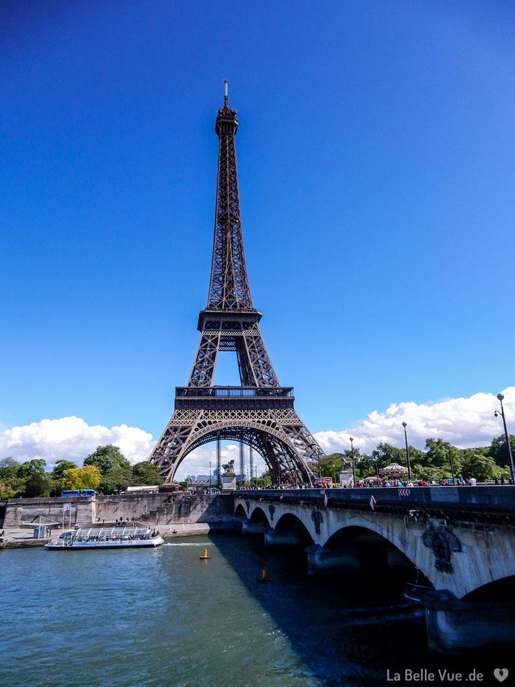 Der Eiffelturm und die Seine